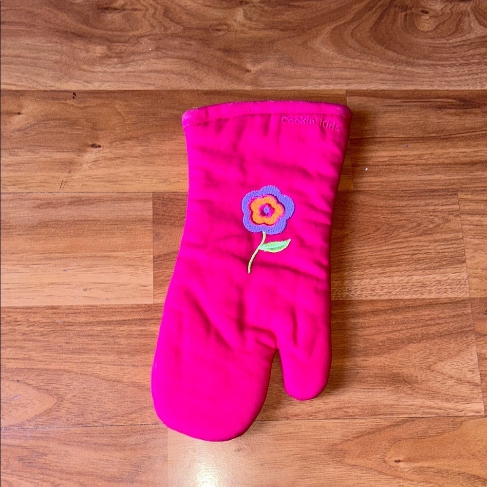 Princess House Pink and Purple Oven Mitt with Floral Design